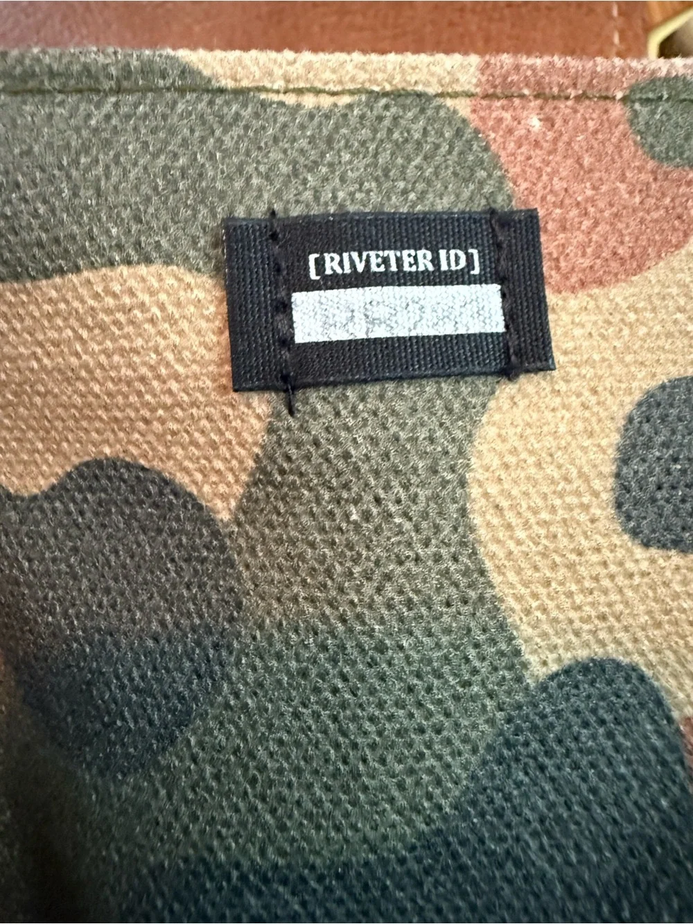 R. Riveter PATTON Crossbody Bag Camo Army Green black Leather adjustable strap_7